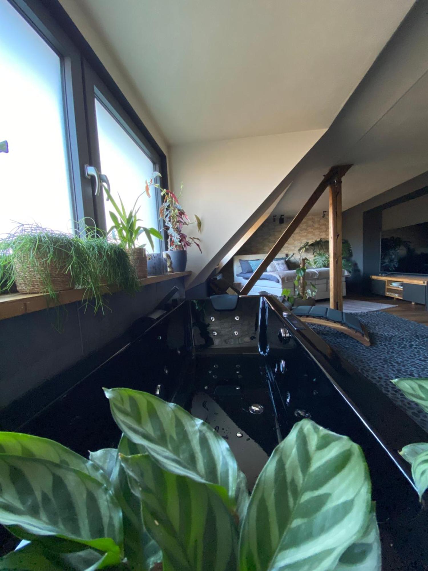 Private Wellness Suiten Mit Whirlpool Essen Exterior foto
