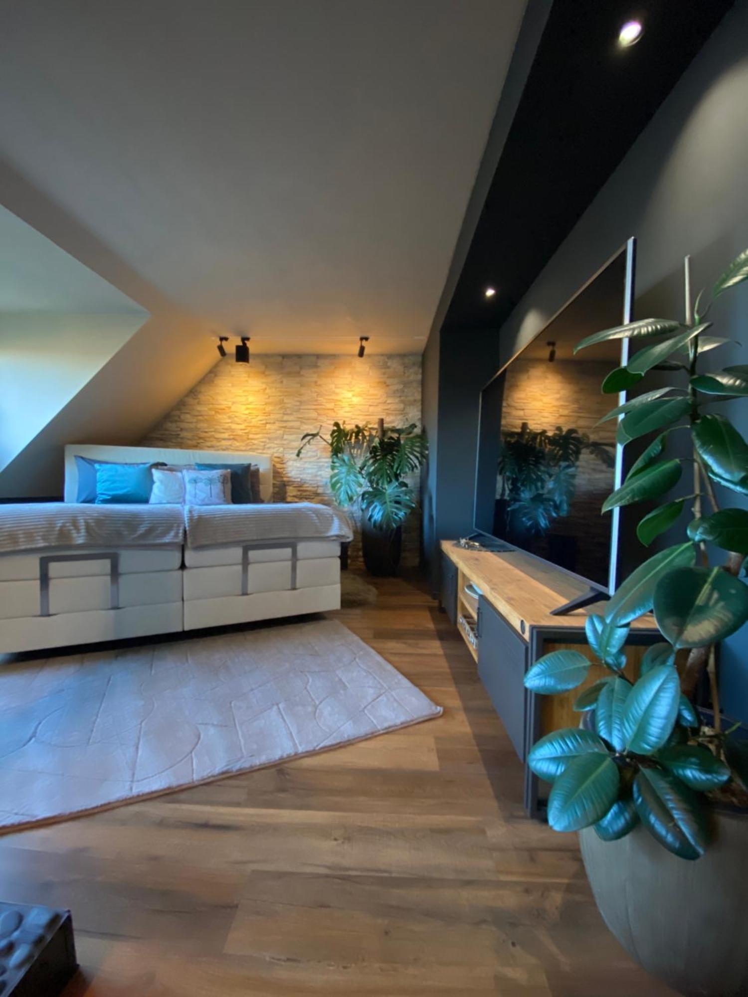 Private Wellness Suiten Mit Whirlpool Essen Exterior foto